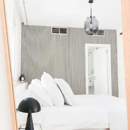 公寓 Homeforguest Design Attic Free Parking *