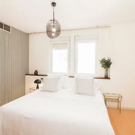 公寓 Homeforguest Design Attic Free Parking