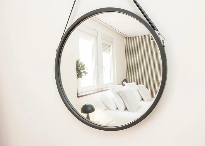 Homeforguest Design Attic Free Parking