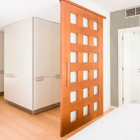 Διαμέρισμα Homeforguest Design Attic Free Parking