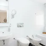 Homeforguest Design Attic Free Parking
