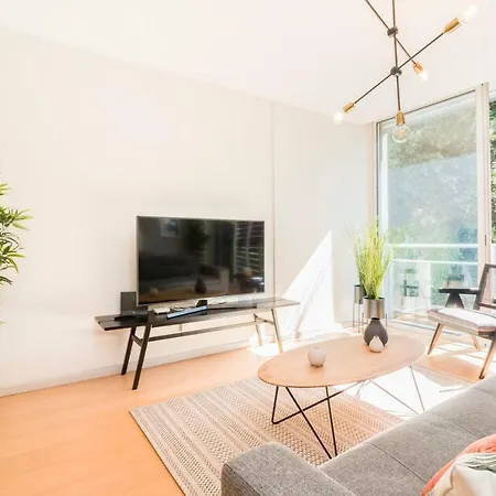 Apartamento Homeforguest Design Attic Free Parking