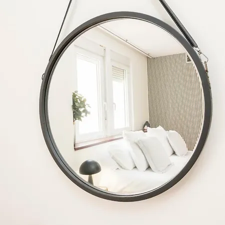 Homeforguest Design Attic Free Parking