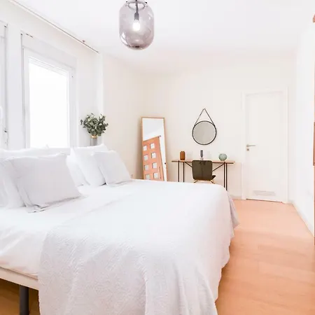 アパート Homeforguest Design Attic Free Parking